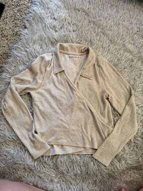 Abercrombie & Fitch Neutral Ribbed Collared Top